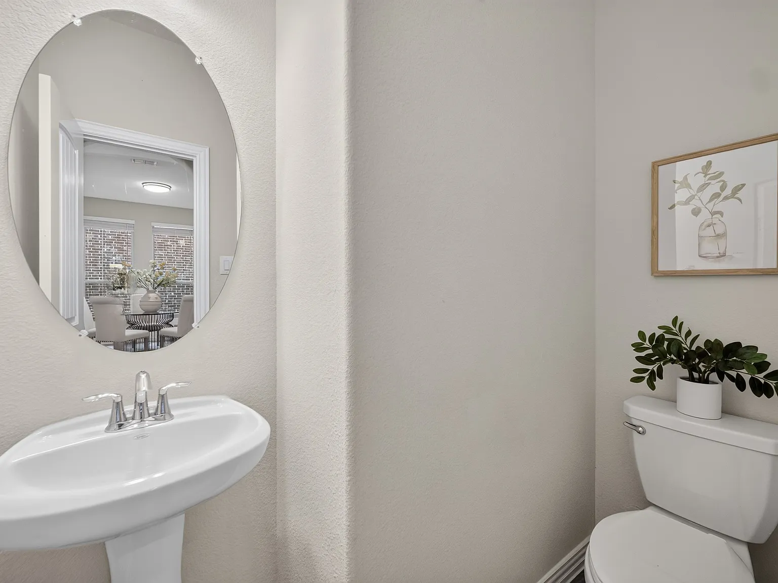 4 bed, 2423 sqft, $2,400 — Photo 3