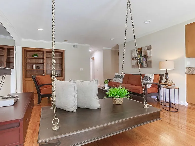 10730 Carillon Ct — Photo 18