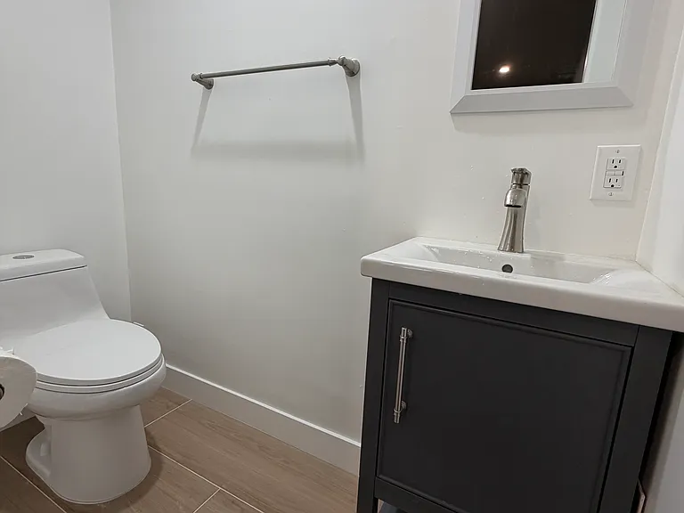 573 S Berkeley Ave — Photo 13