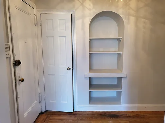 Rented by Frank Valvo Real Estate | media 14