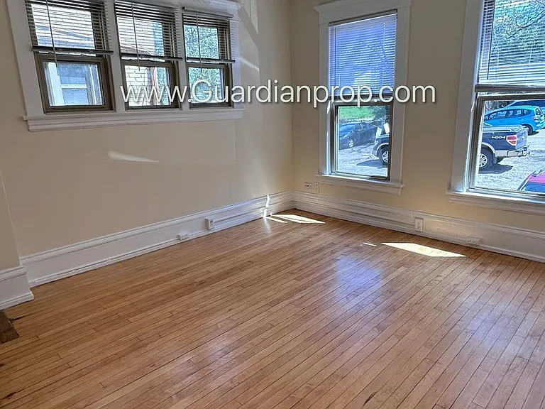 1907 Lyndale Ave S #5 — Photo 2