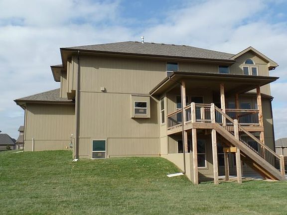 2nd image of 4427 NE Park Springs Ct