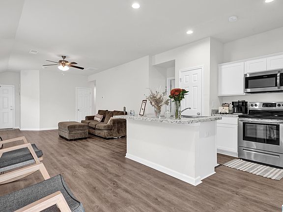 3rd image of 146 Porter Pl