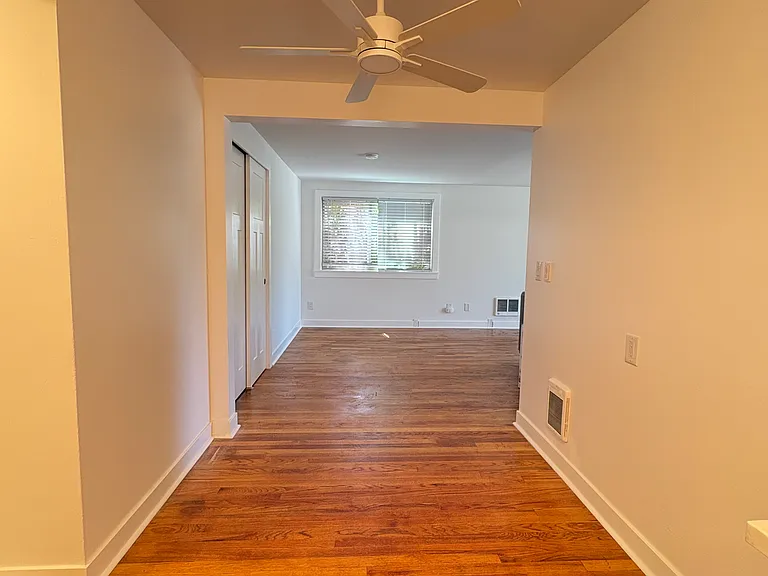 2345 Minor Ave E #9 — Photo 4