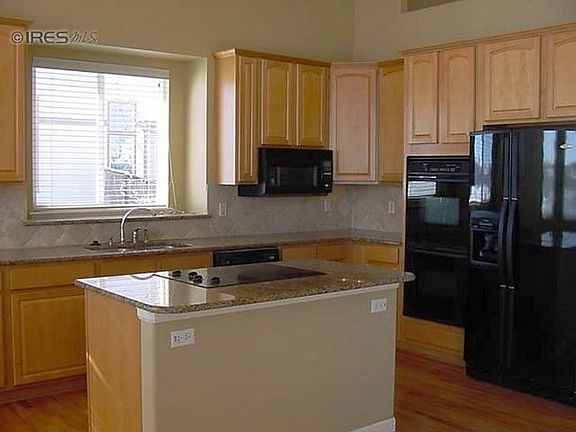 Kitchen with island