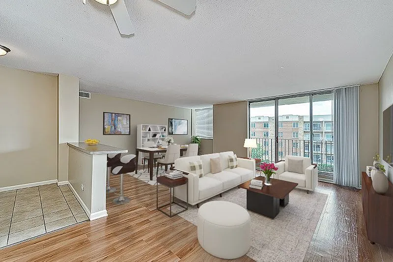 2200 Grace — Photo 1