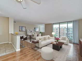 2200 S Grace St #6-607, Lombard, IL