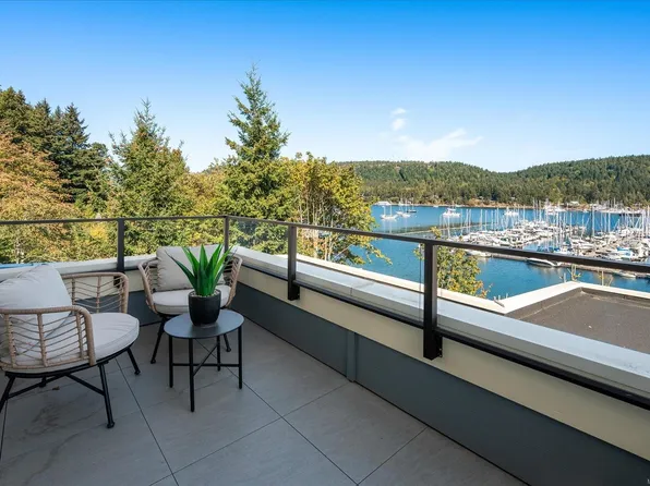 152 Marina View Dr #8, Ladysmith, BC V9G 1K4