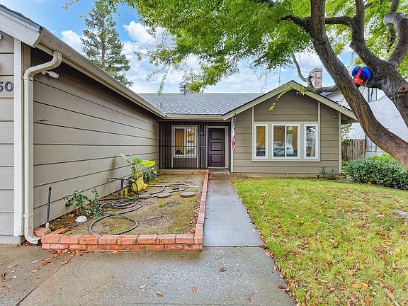 4th image of 3150 Yarwood Way