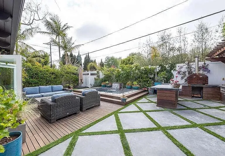 7403 Alverstone Ave — Photo 24