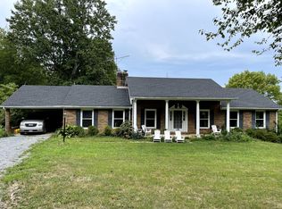 5021 Hideaway Hill Ln, Marshall, VA 20115