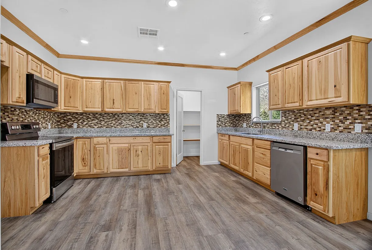 2401 Freeman Drive - 1 — Photo 2