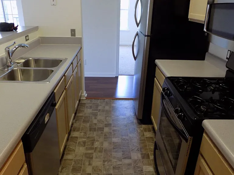 801 Brassie Ln #J — Photo 3
