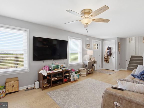 4th image of 410 Shorbs Hill Rd