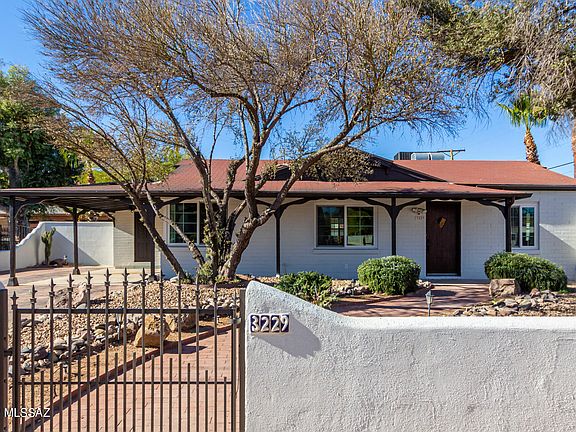 4th image of 3229 N Tucson Blvd