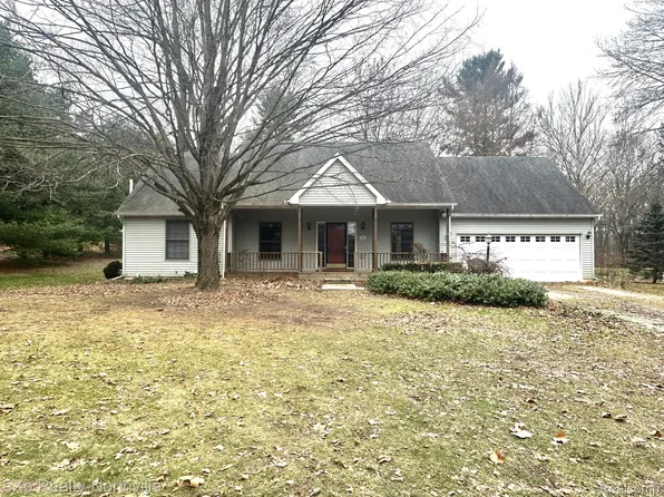 8255 N Territorial Rd, Dexter, MI 48130