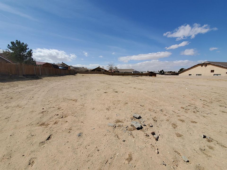 2nd image of Topsail Ln