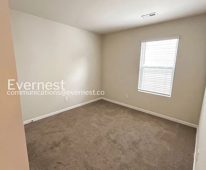 218 Lee St — Photo 13