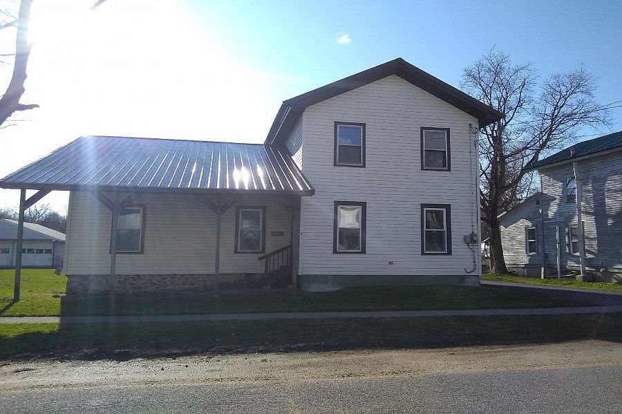 1st image of 19 E 1st St