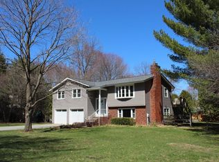 92 Fletcher Ln, Shelburne, VT 05482