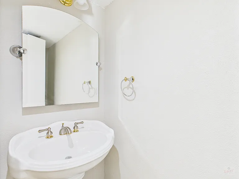 9520 Quail Village Ln — Photo 10