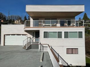 7146 S Laview Dr, Portland, OR 97219