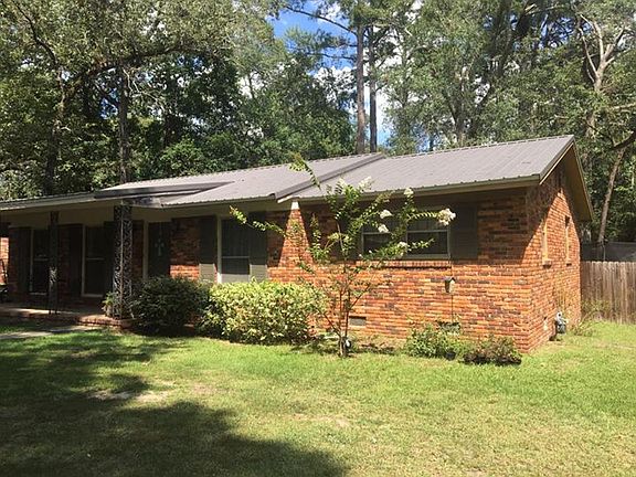 3rd image of 1020 Greenwood Dr