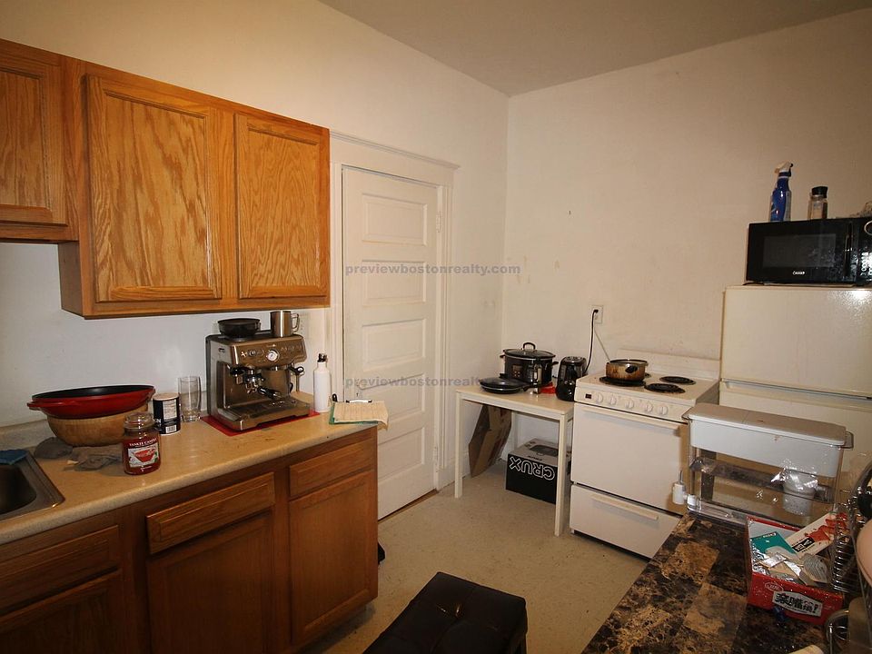 2nd image of 1375 Commonwealth Ave #D2