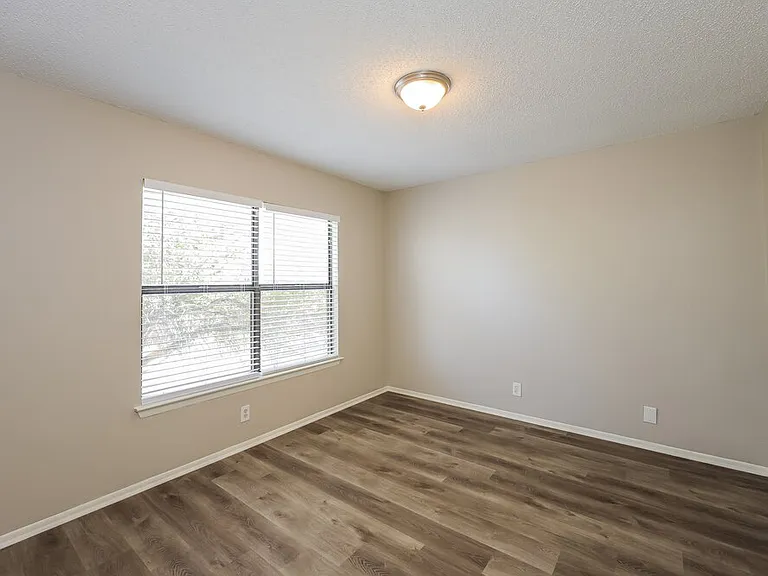 3191 Beacon Fld — Photo 14