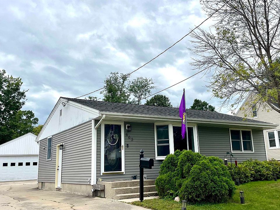1st image of 663 10th St NE