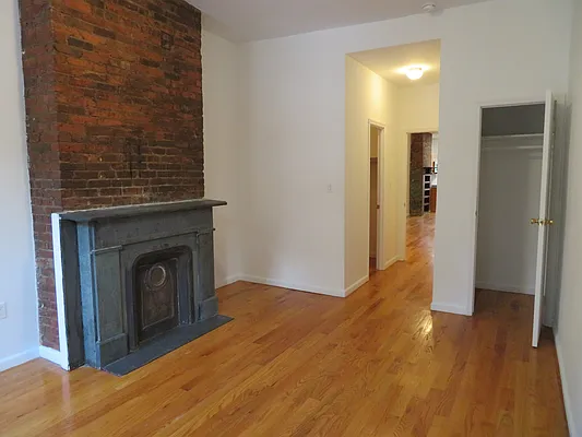 Rented by DGW N Y Realty Group LLC | media 10