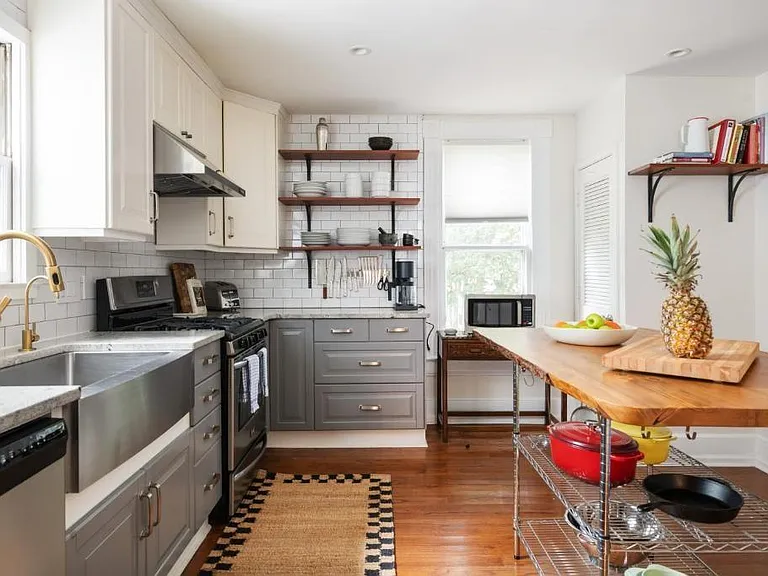 307 Georgia Ave SE — Photo 33