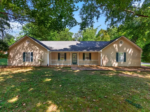 1146 Tanglewood Dr, Cookeville, TN 38501