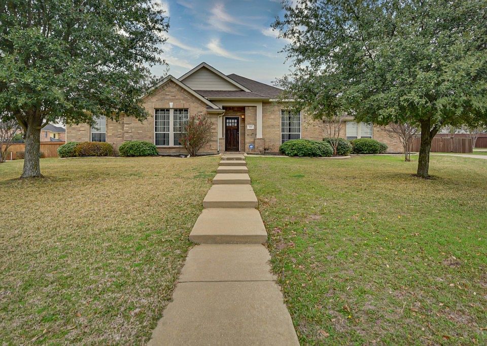 1st image of 202 Wooded Meadow Ln
