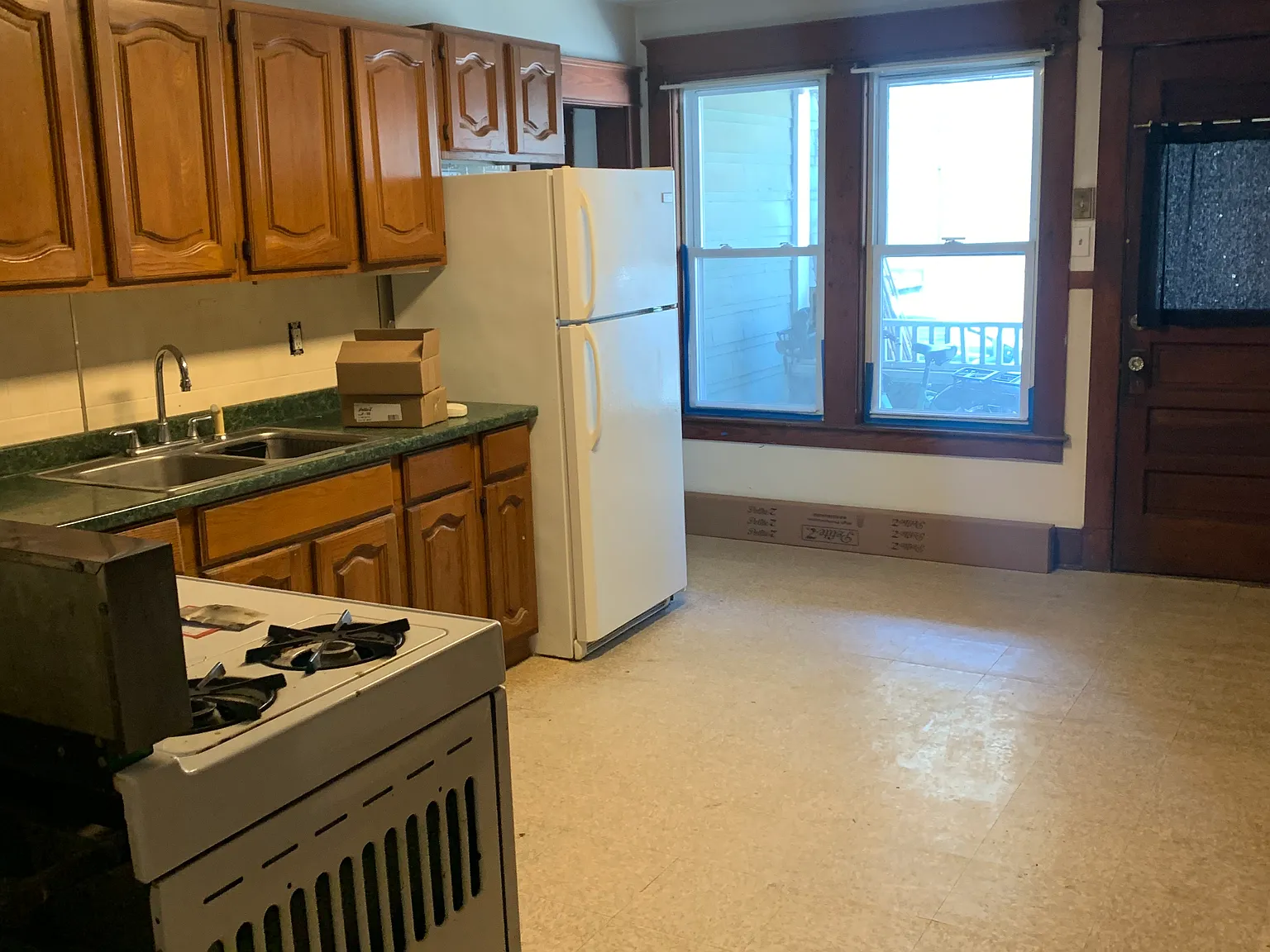 2 bed, 850 sqft, $1,700 — Photo 2