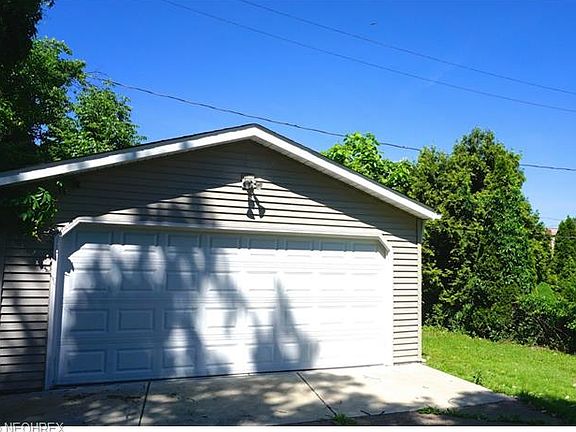 3rd image of 1658 Orchard Grove Ave