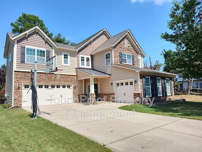 5 bed, 3.5 bath, 3433 sqft, $3,495 — Photo 3