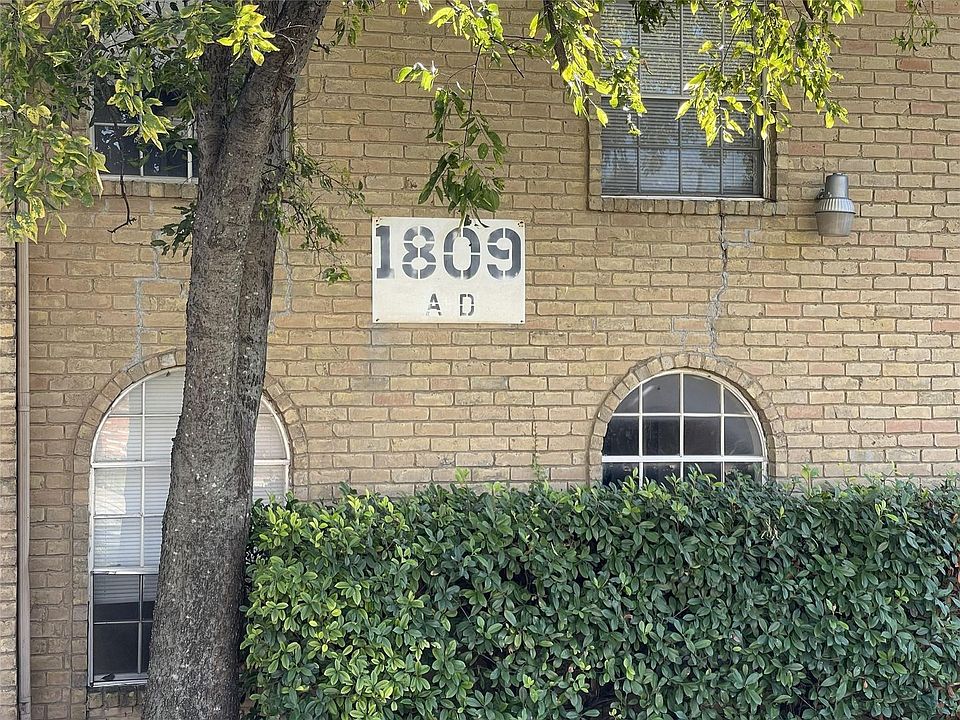 2nd image of 1809 Roman Rd #D