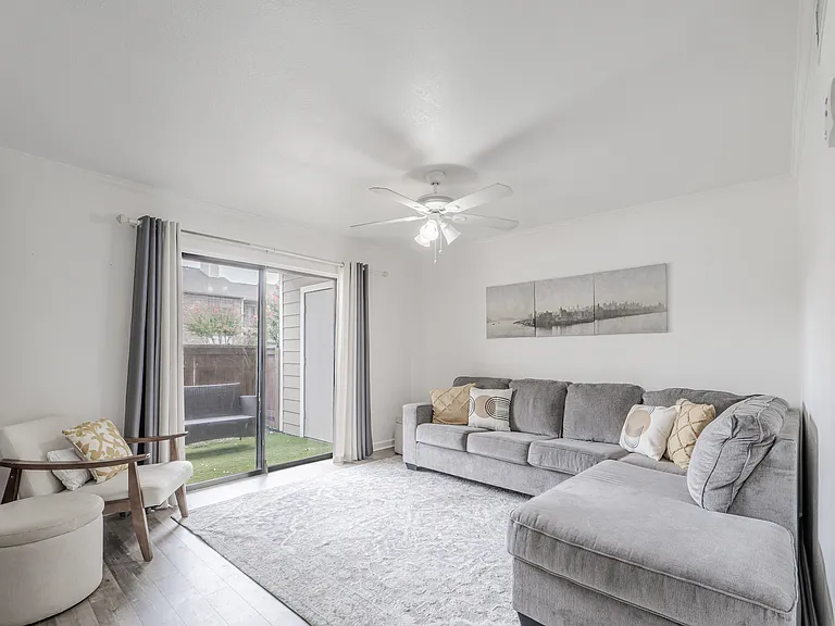 4748 Old Bent Tree Ln #201 — Photo 2