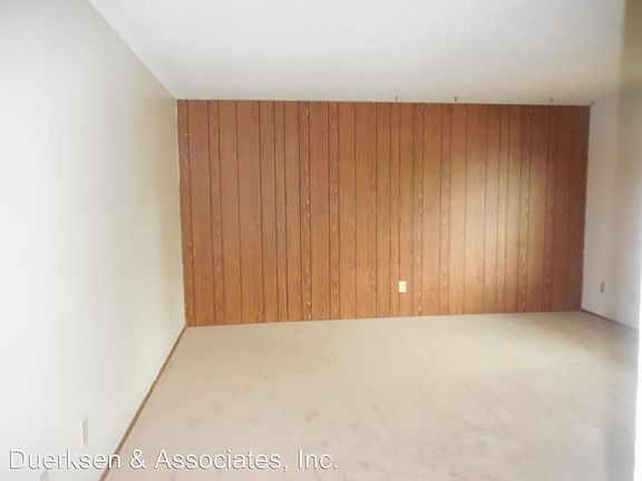 3rd image of 605 NW Kings Blvd APT 1