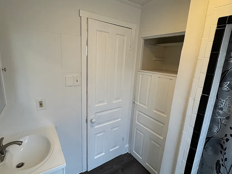 523 N 10th St #3 — Photo 11