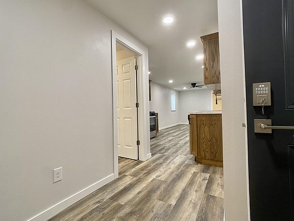 3rd image of 423 Adams Ave #2