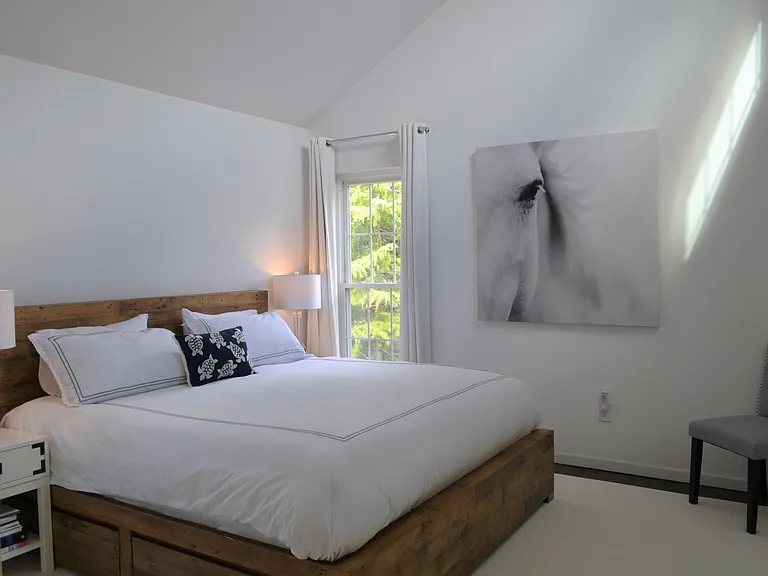 22 Montauk Ave — Photo 12