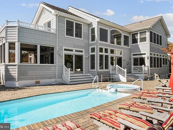 4th image of 215 Nautilus Dr