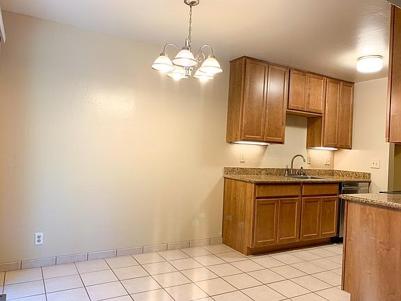 5th image of 418 Pinehurst Ave