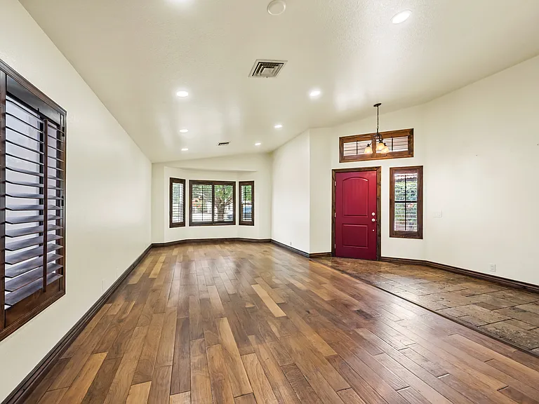 642 E Sage Brush St — Photo 32