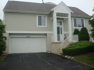 2334 Twilight Dr, Aurora, IL 60503
