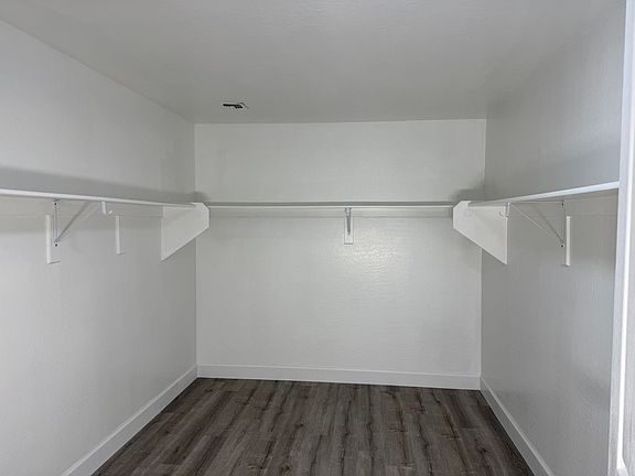 3rd image of 42502 W Somerset Dr