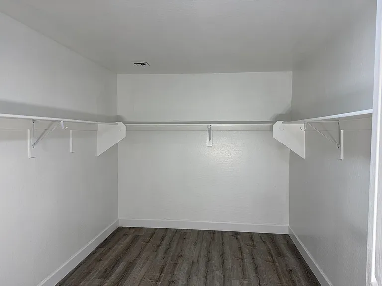 42502 W Somerset Dr — Photo 3