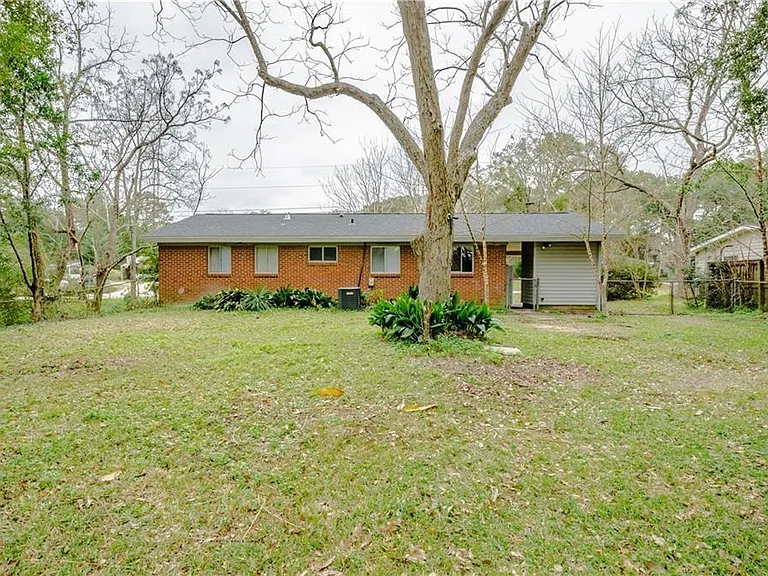 4339 Binghamton Dr — Photo 13